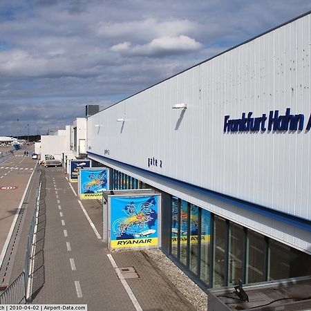 מלון Hirschfeld The Venue Frankfurt-Hahn Airport מראה חיצוני תמונה
